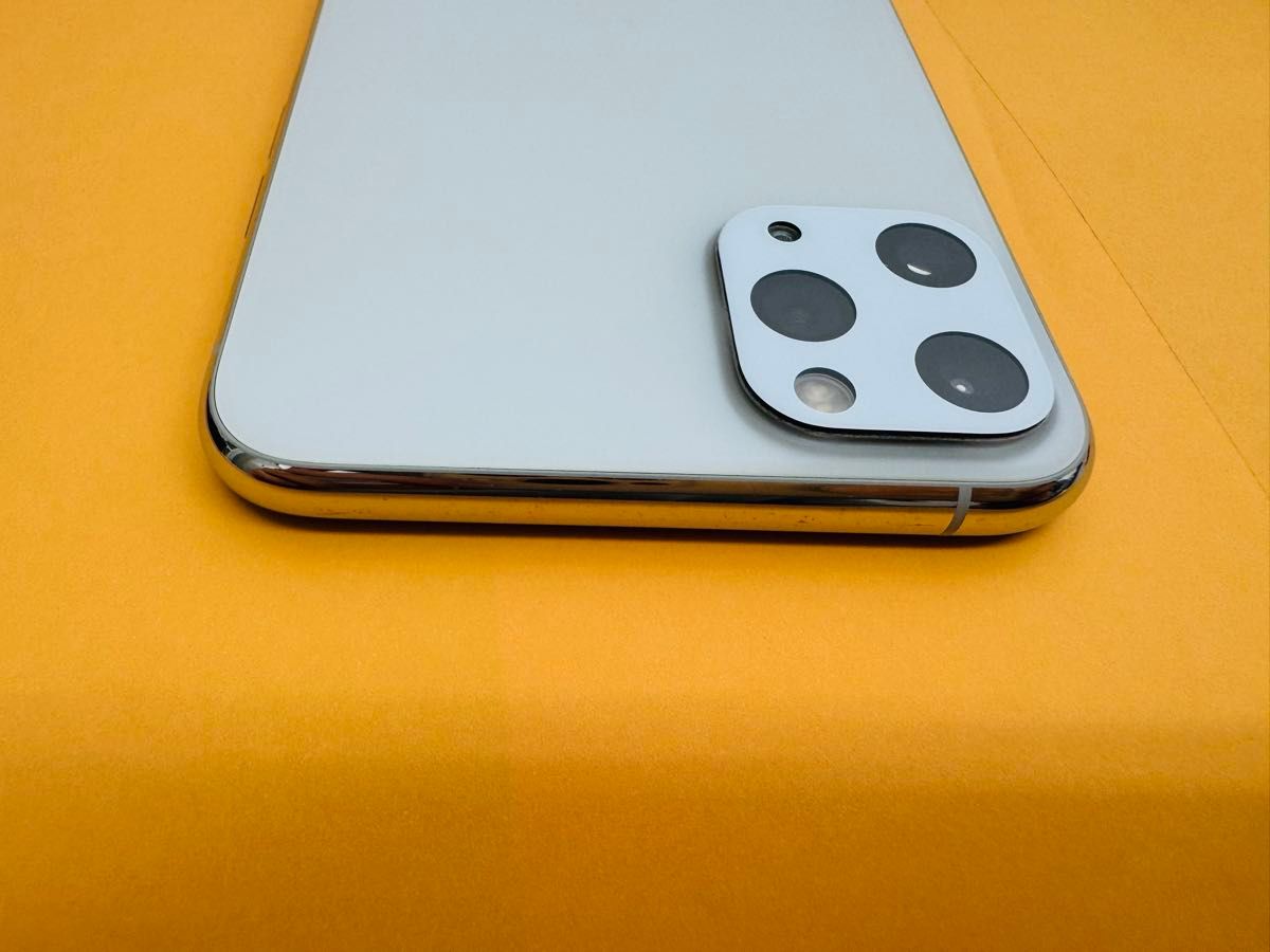 iPhone11 pro Max 64GB シルバー 美品 SIMフリー イヤホンおまけ iPhone11 pro Max 64GB シルバー 美品 SIMフリー イヤホンおまけ