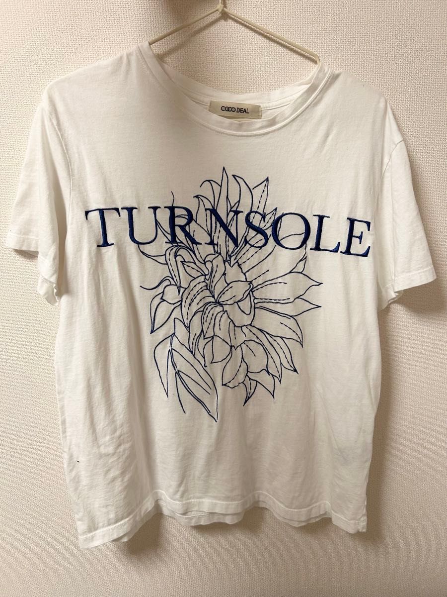 ココディール ひまわり刺繍Tシャツ Tシャツ ホワイト 半袖T ココディール ひまわり刺繍Tシャツ Tシャツ ホワイト 半袖T