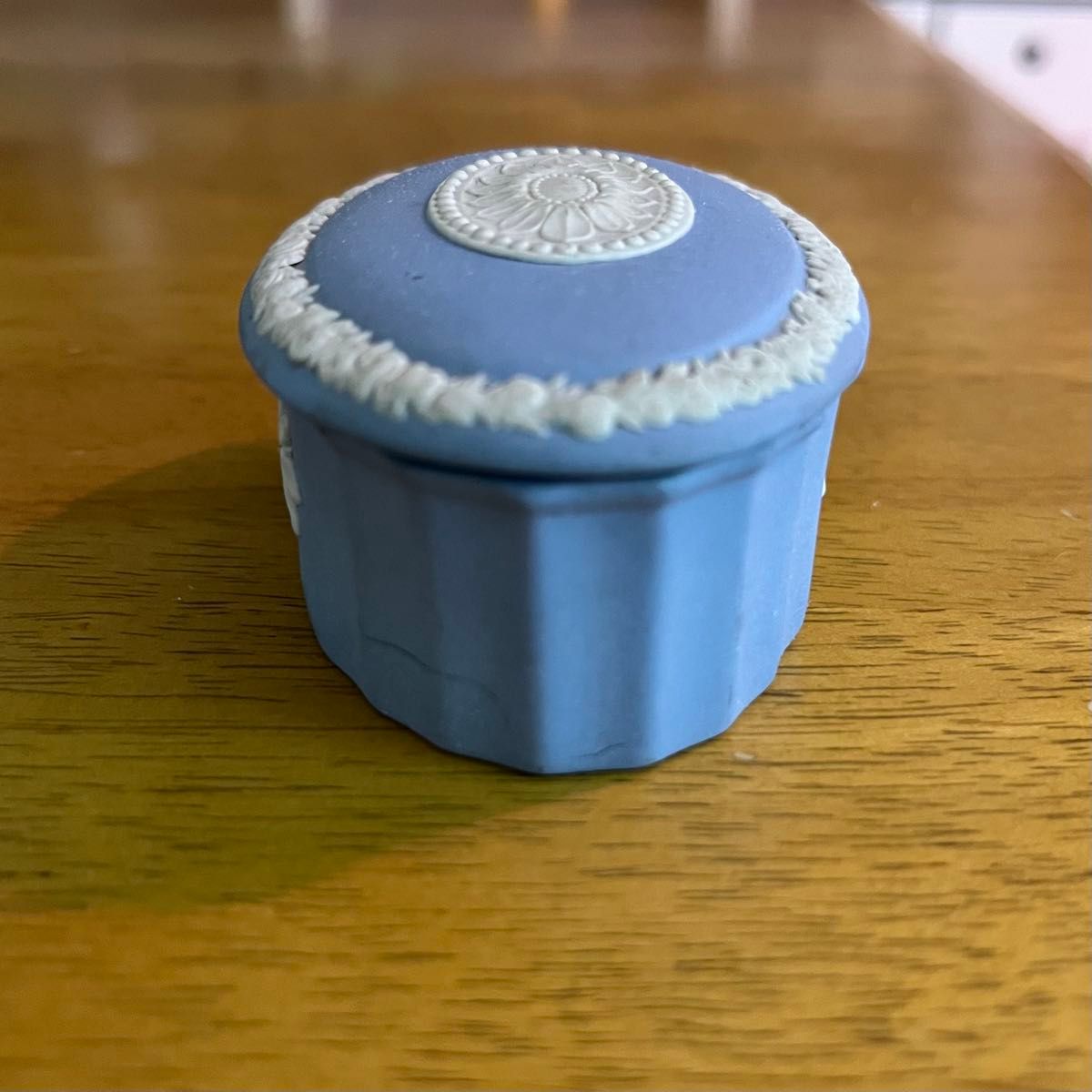 ウェッジウッド 小物入れアクセサリー入れWedgwood 青い花模様の ウェッジウッド 小物入れアクセサリー入れWedgwood 青い花模様の