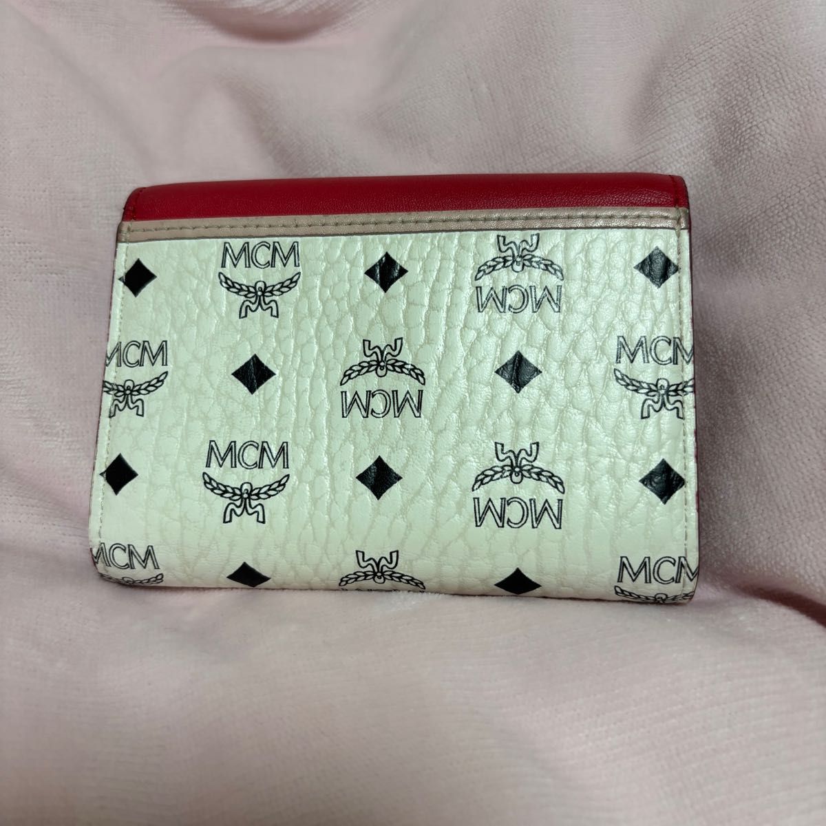 MCM 二つ折り財布 レッド/ホワイト|Yahoo!フリマ(旧PayPayフリマ) MCM 二つ折り財布 レッド/ホワイト|Yahoo!フリマ(旧PayPayフリマ)