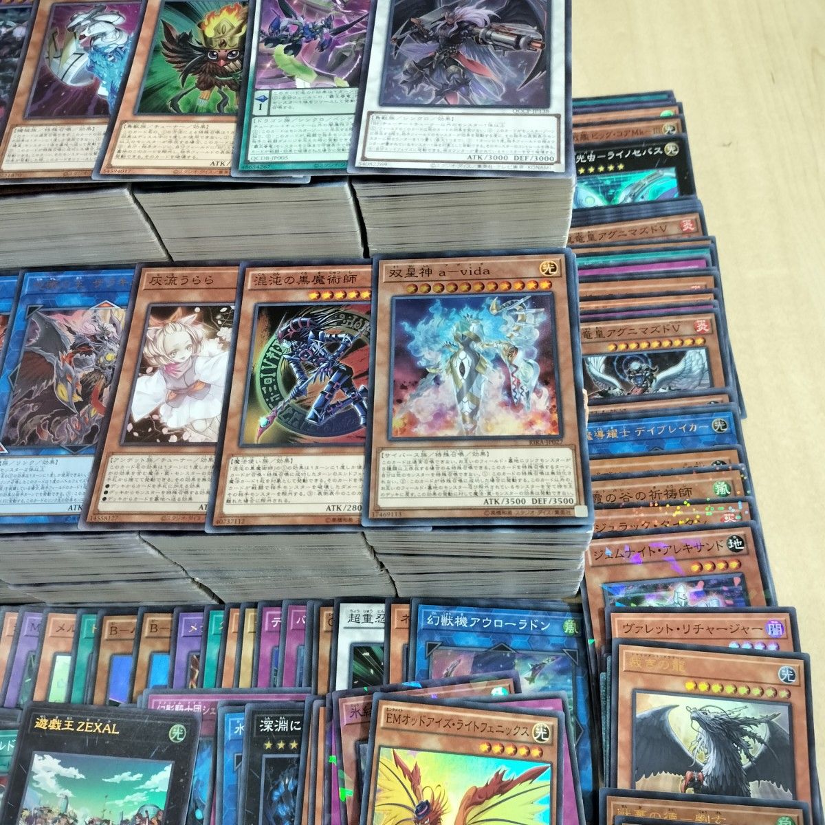 3 遊戯王 約6000枚 大量まとめ売り スーパーレア以上300枚 3 遊戯王 約6000枚 大量まとめ売り スーパーレア以上300枚