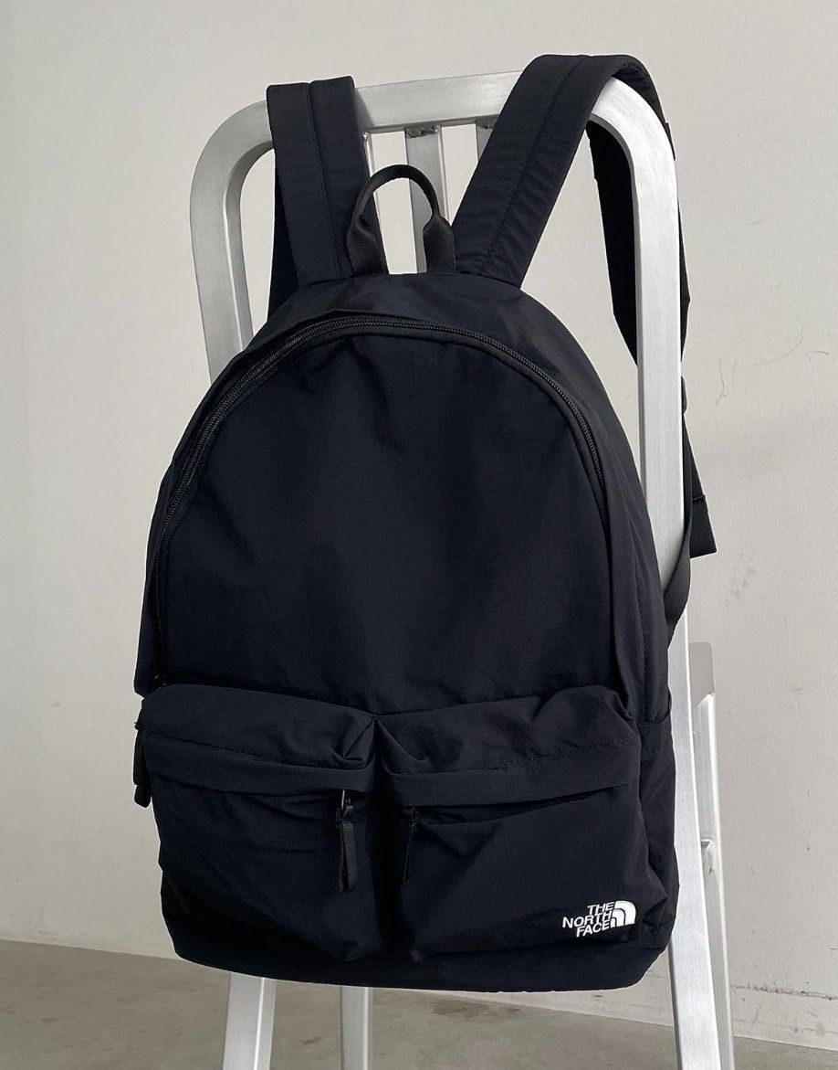 新品未使用】韓国ノースフェイスホワイトレーベルWL DAYPACKロゴ 新品未使用】韓国ノースフェイスホワイトレーベルWL DAYPACKロゴ