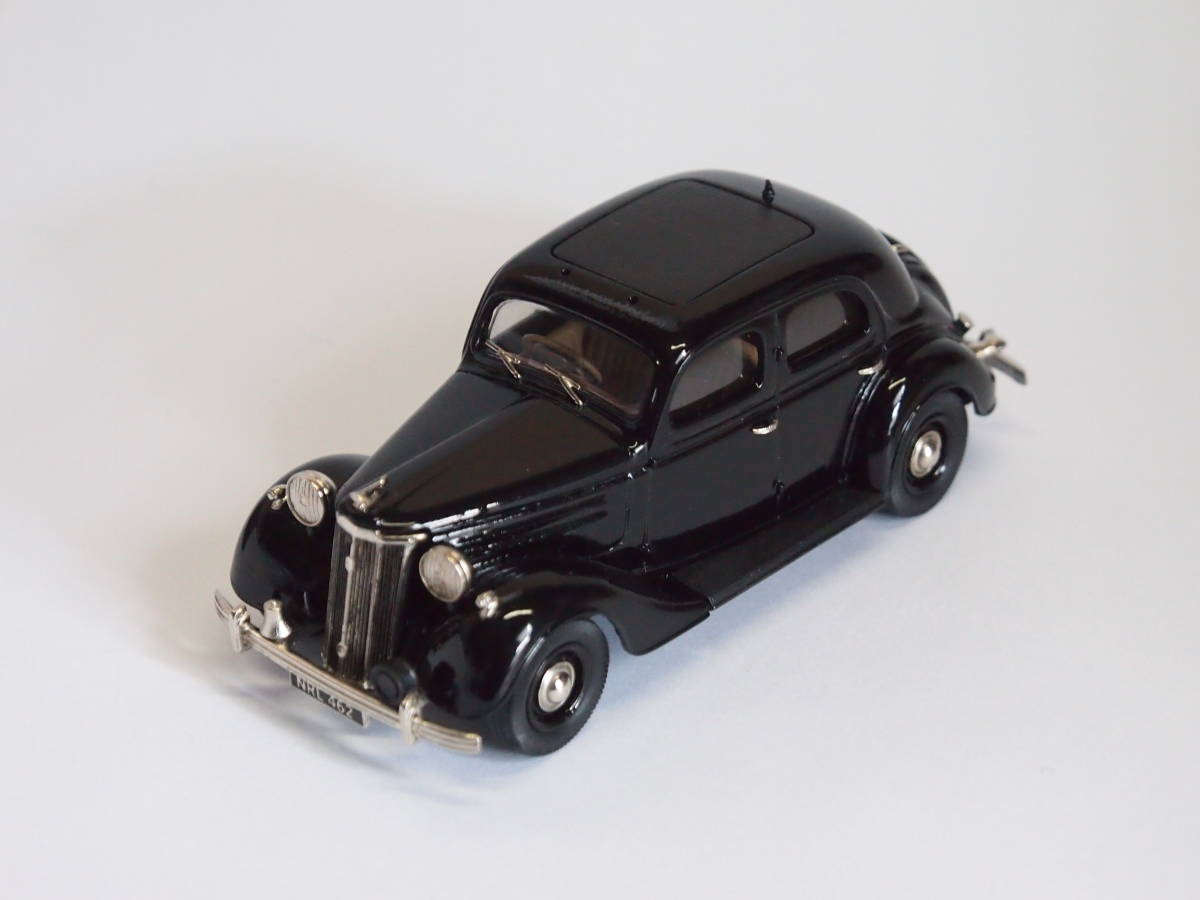 The BROOKLIN ブルックリン COLLECTION 1/43 1948 Ford V8 Pilot