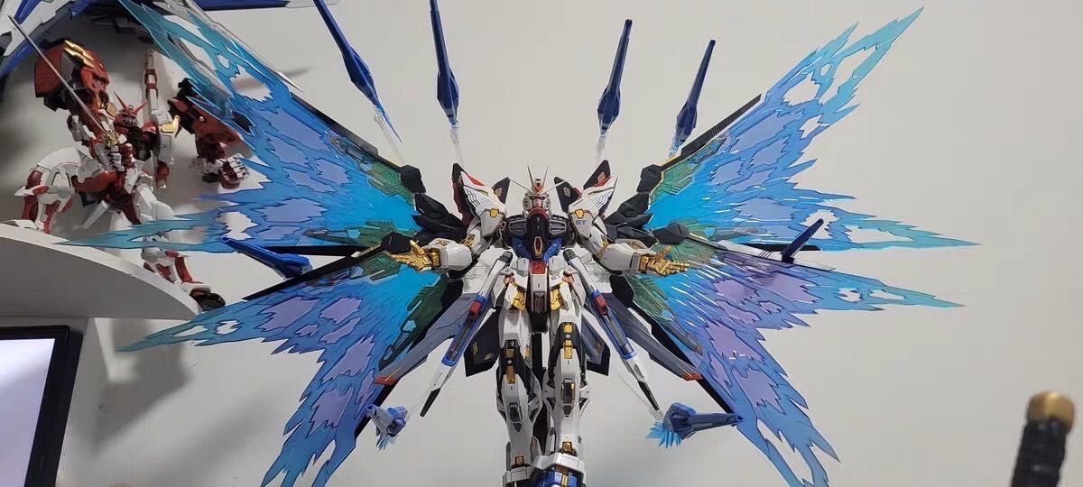 MGEX 1/100 ストライクフリーダムガンダム専用光の翼 外箱なし MGEX 1/100 ストライクフリーダムガンダム専用光の翼 外箱なし