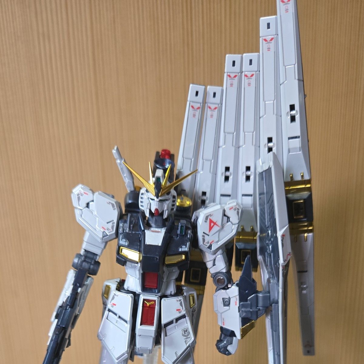 RG 1/144 ガンダムベース限定 νガンダム チタニウムフィニッシュ RG 1/144 ガンダムベース限定 νガンダム チタニウムフィニッシュ