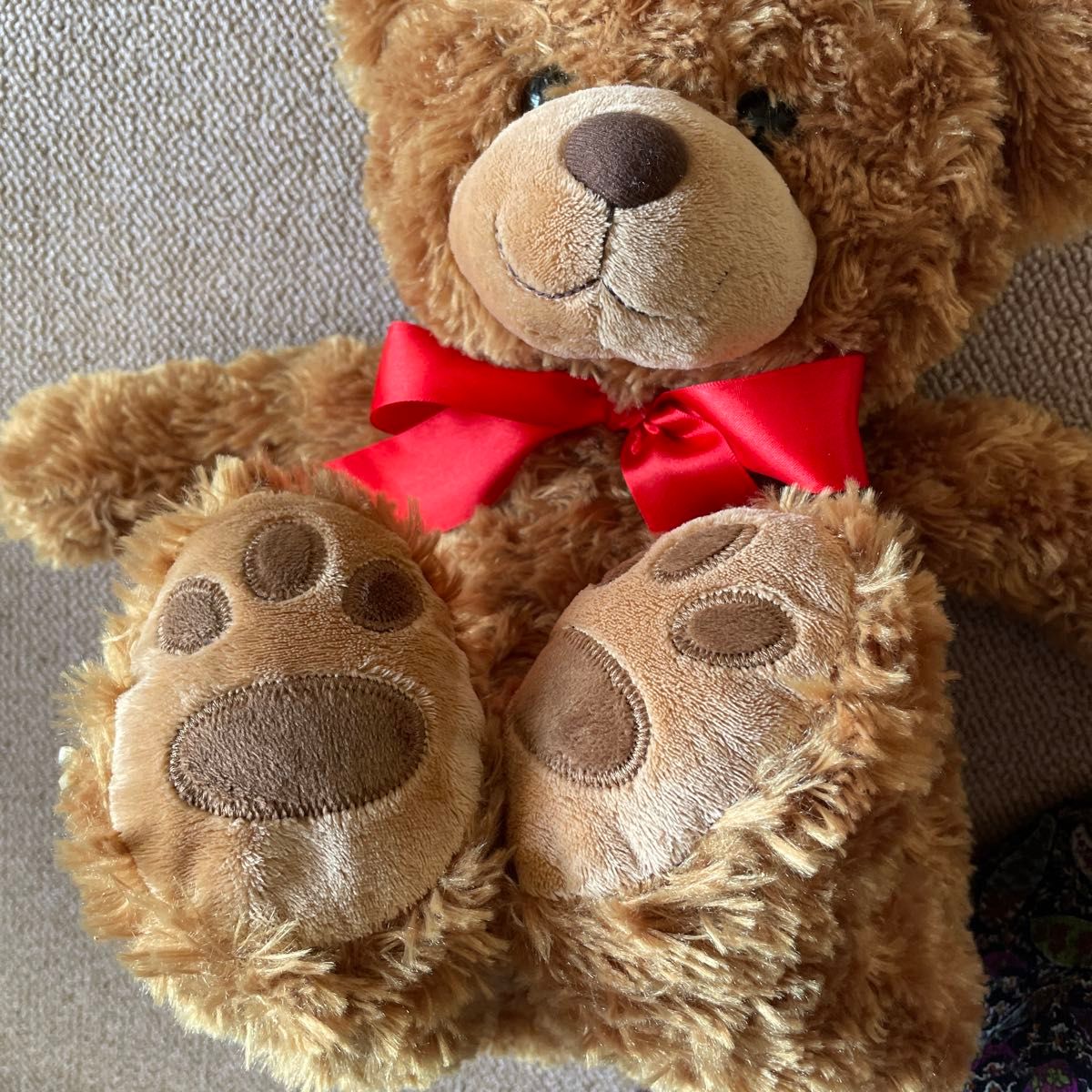 アルパカ ぬいぐるみ 赤いリボン付き CE 茶色クマのぬいぐるみ 赤リボン付き 全長50㎝位 テディベア