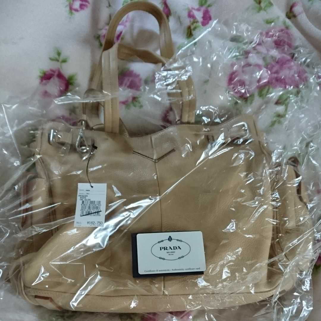 PRADA キャメルトートバッグ(新品未使用) レディースファッション