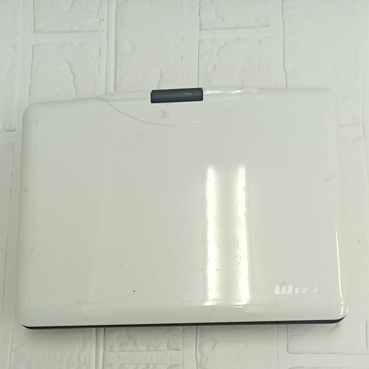 Wizz DV-PT1060 10インチ ポータブルDVDプレーヤー 地デジ Wizz DV-PT1060 10インチ ポータブルDVDプレーヤー 地デジ
