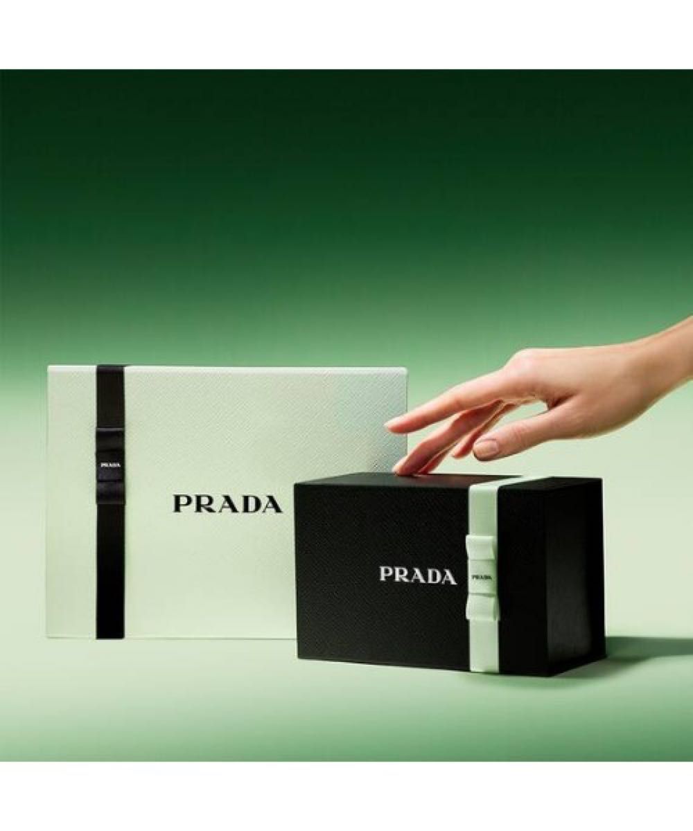 PRADA beauty オリジナル ブラックギフトボックス 新品未開封 PRADA beauty オリジナル ブラックギフトボックス 新品未開封