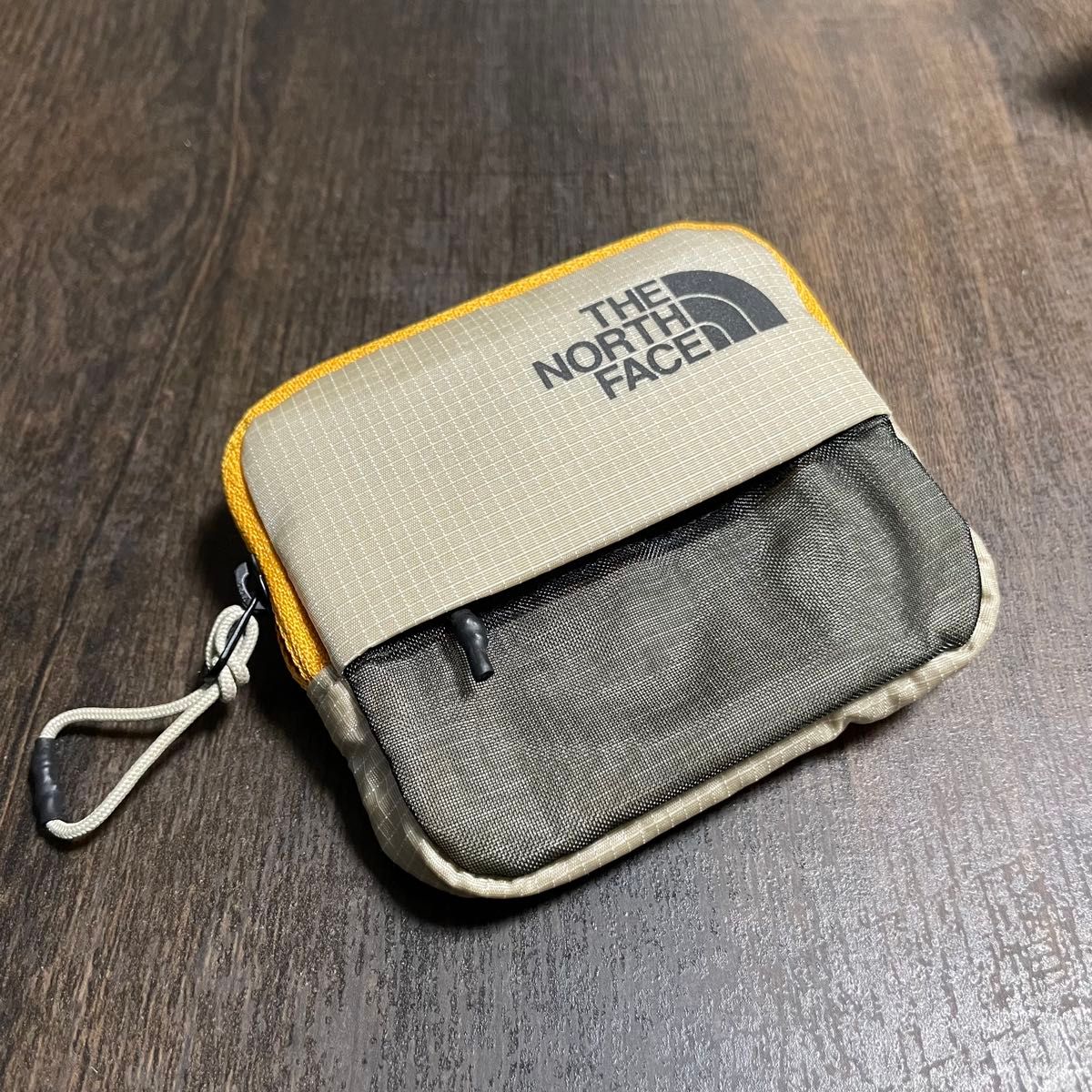THE NORTH FACE ヘイジーワレット フォッシルアイボリー 完売 THE NORTH FACE ヘイジーワレット フォッシルアイボリー 完売