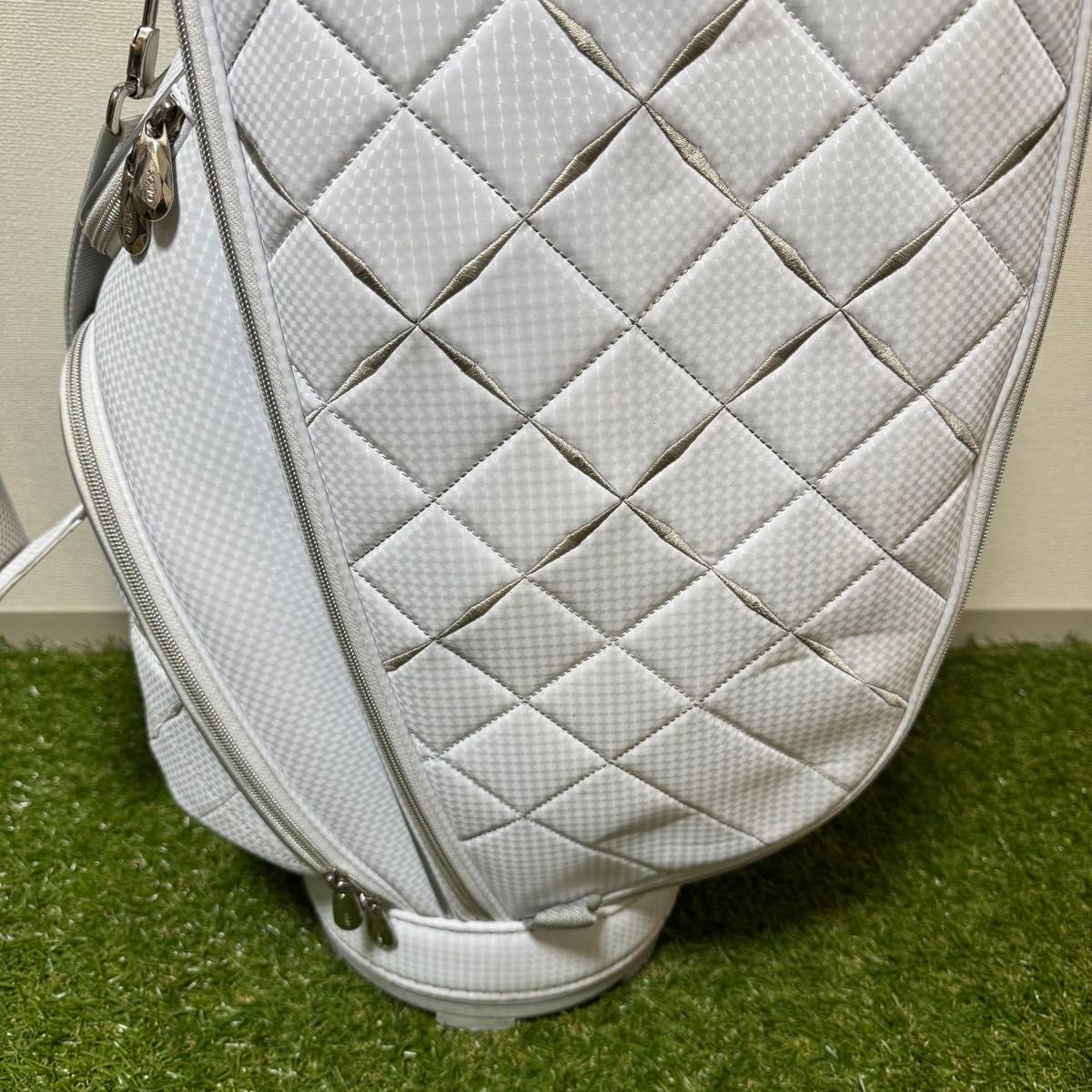 寶IBG-833 XXIO キャディバッグ 内径約21cm 重量約3.8kg XXIO ゼクシオ レディース キャディバッグ ホワイト系 8 5型
