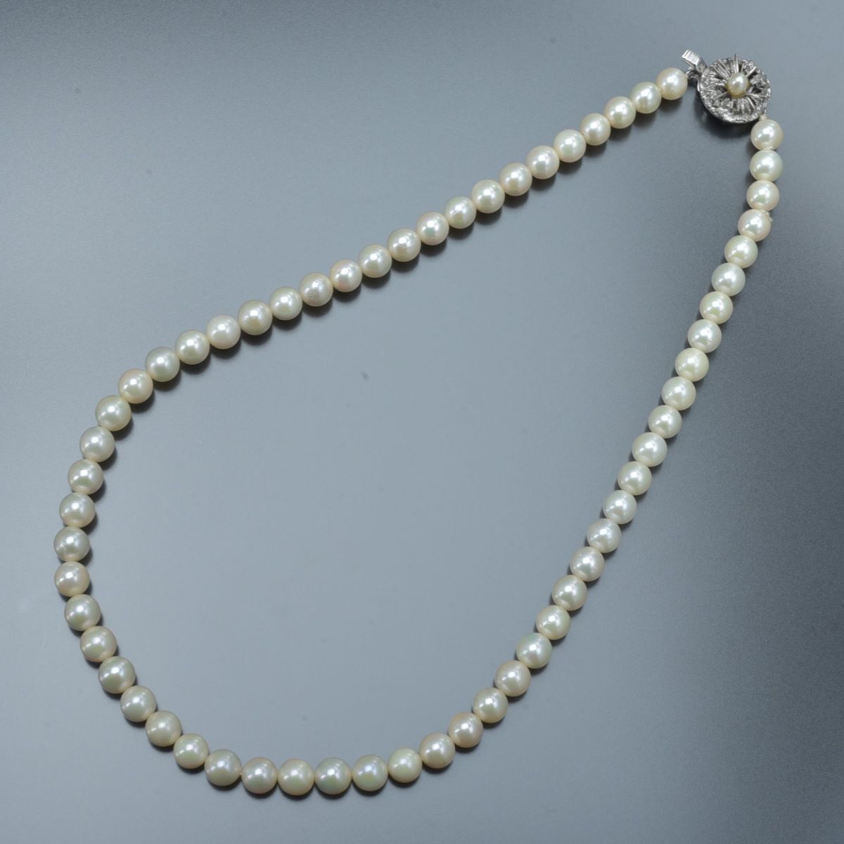 【きれいめファッション51選】上品さと清潔感をキープし 美品 本真珠 パール ネックレス パール幅6.7mm 重さ29g 長さ41.5 その他