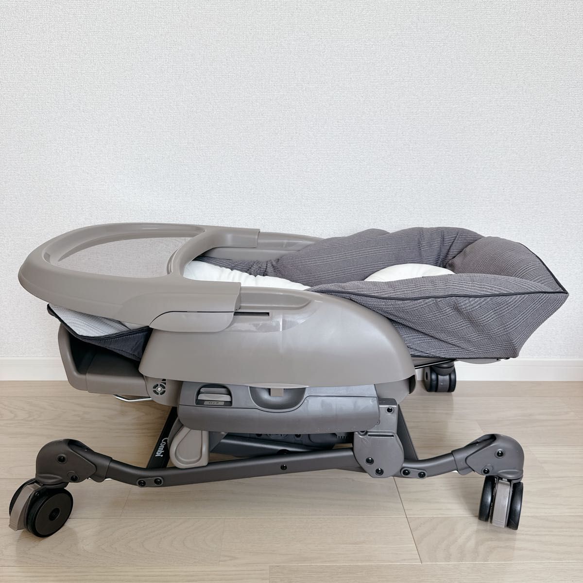 極美品】コンビ ネムリラ SWING BEDI Long ハイローチェア 極美品】コンビ ネムリラ SWING BEDI Long ハイローチェア