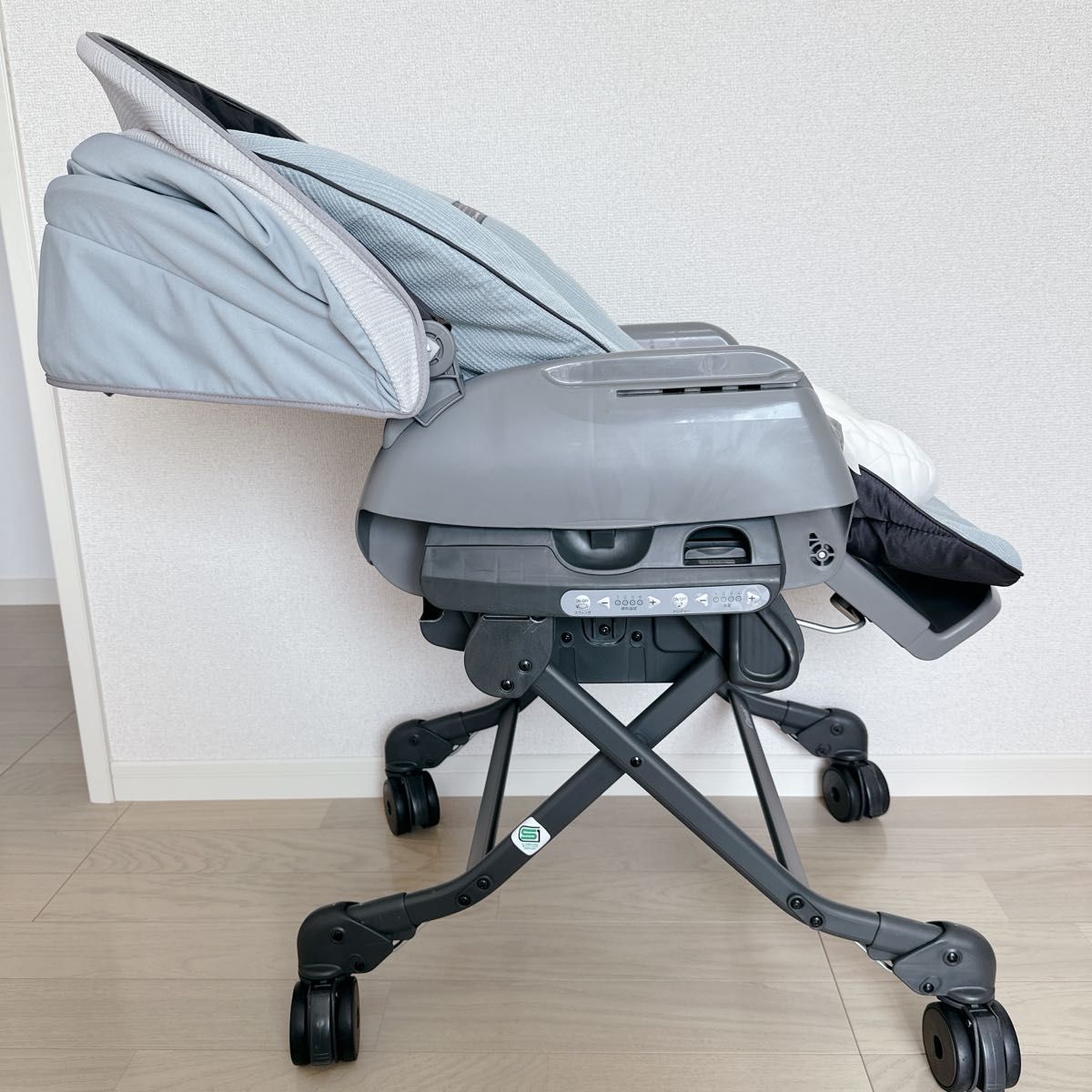 極美品】コンビ ネムリラ AUTO SWING BEDi Long スリープシェル 極美品】コンビ ネムリラ AUTO SWING BEDi Long スリープシェル