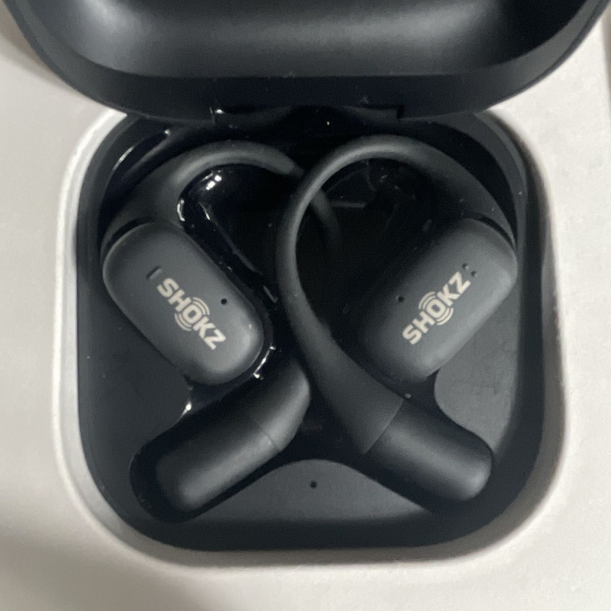 美品】SHOKZ OPENFIT ブラック 充電ケース付き|Yahoo!フリマ 美品】SHOKZ OPENFIT ブラック 充電ケース付き|Yahoo!フリマ