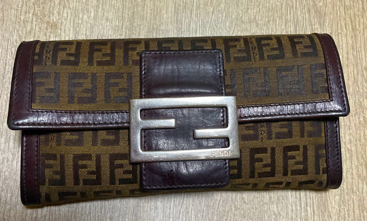 FENDI FENDI フェンディ 長財布 ズッカ柄 二つ折り財布|Yahoo FENDI FENDI フェンディ 長財布 ズッカ柄 二つ折り財布|Yahoo