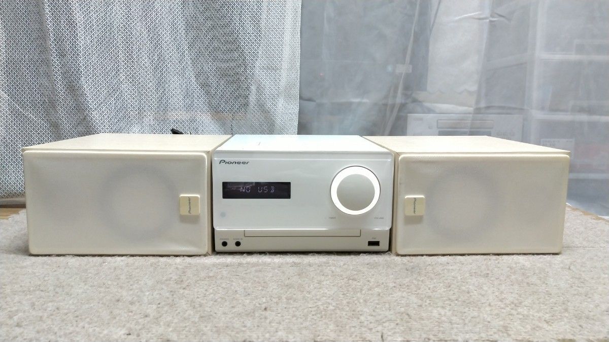 人気機種パイオニア CDチューナーコンポ X-CM31-W リモコン付き 人気機種パイオニア CDチューナーコンポ X-CM31-W リモコン付き