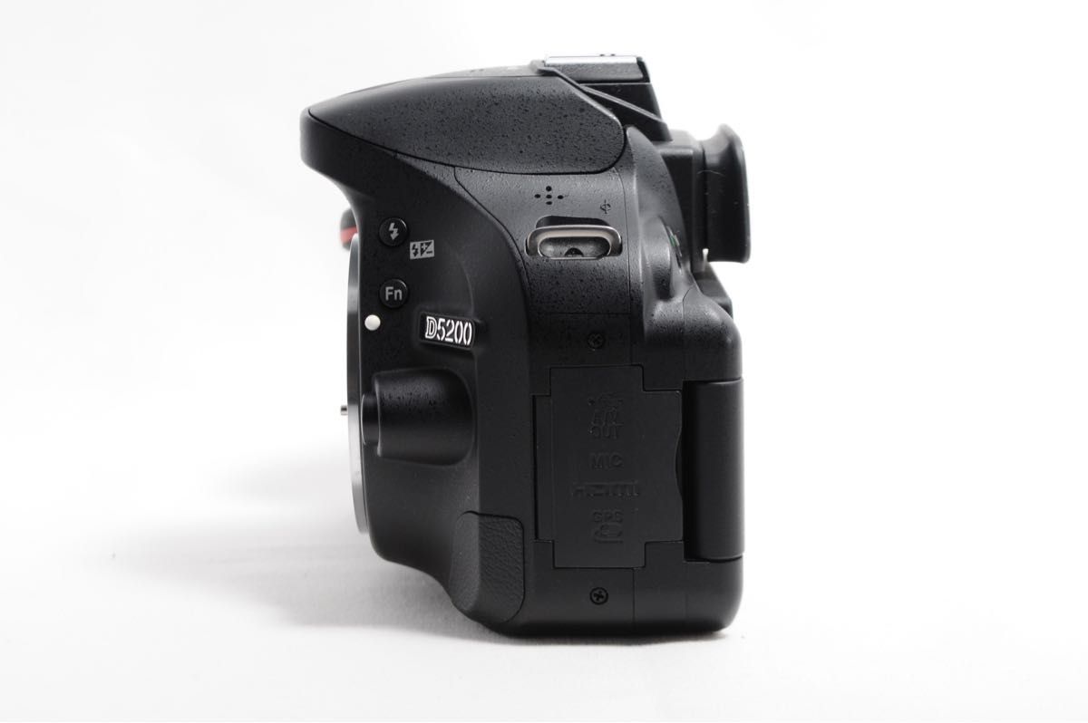 Nikon ニコン D5200 ダブルズームキット 一眼レフカメラ Nikon ニコン D5200 ダブルズームキット 一眼レフカメラ