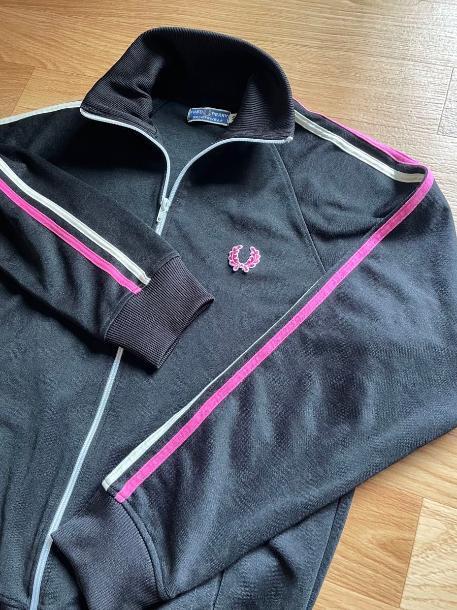 ポルトガル製FRED PERRY フレッドペリー トラックジャケットS ポルトガル製FRED PERRY フレッドペリー トラックジャケットS
