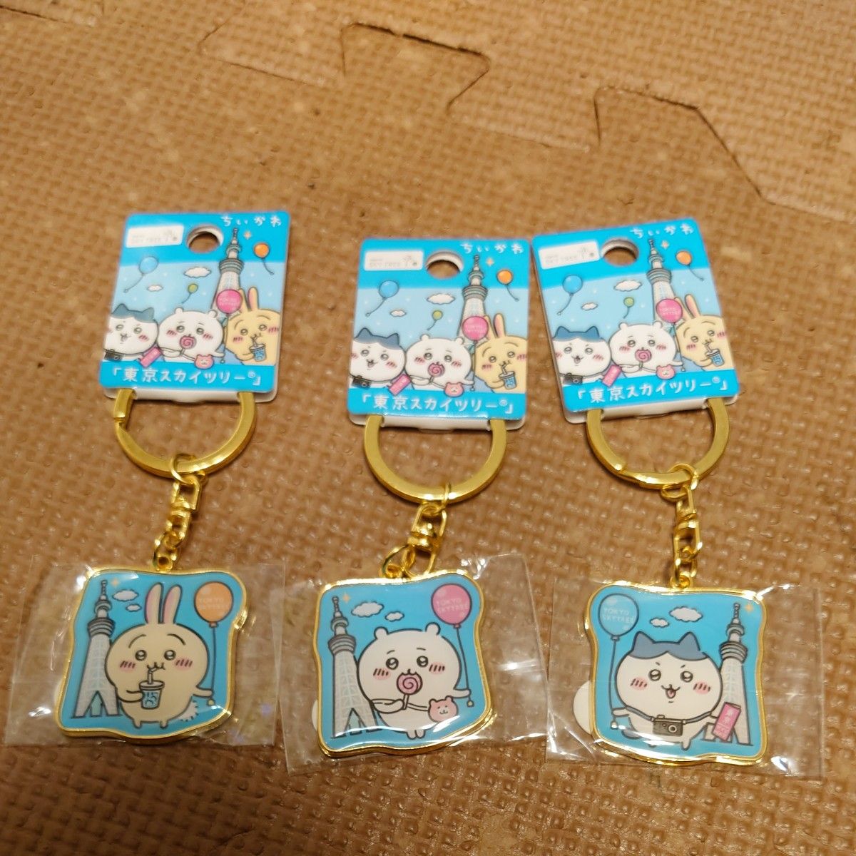 ちいかわ ハチワレ うさぎ ダイカットキーホルダー 東京スカイ ちいかわ ハチワレ うさぎ ダイカットキーホルダー 東京スカイ
