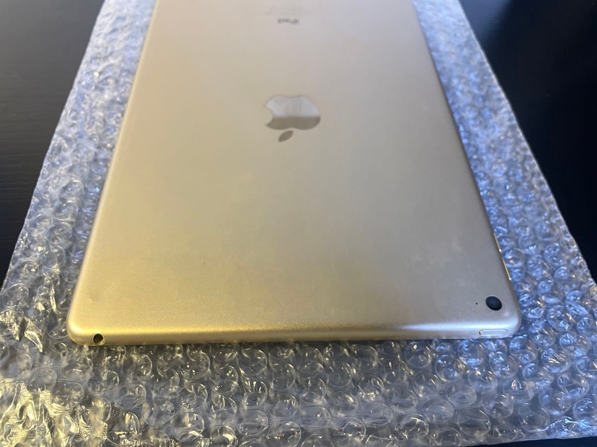 iPad Air 第2世代 Wi-Fiモデル 16GB ゴールド A1566 動作確認済 iPad Air 第2世代 Wi-Fiモデル 16GB ゴールド A1566 動作確認済
