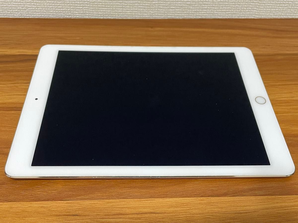 iPad Pro 9 7インチ Wi-Fiモデル 128GB ゴールド MLMX2J/A A1673 iPad Pro 9 7インチ Wi-Fiモデル 128GB ゴールド MLMX2J/A A1673
