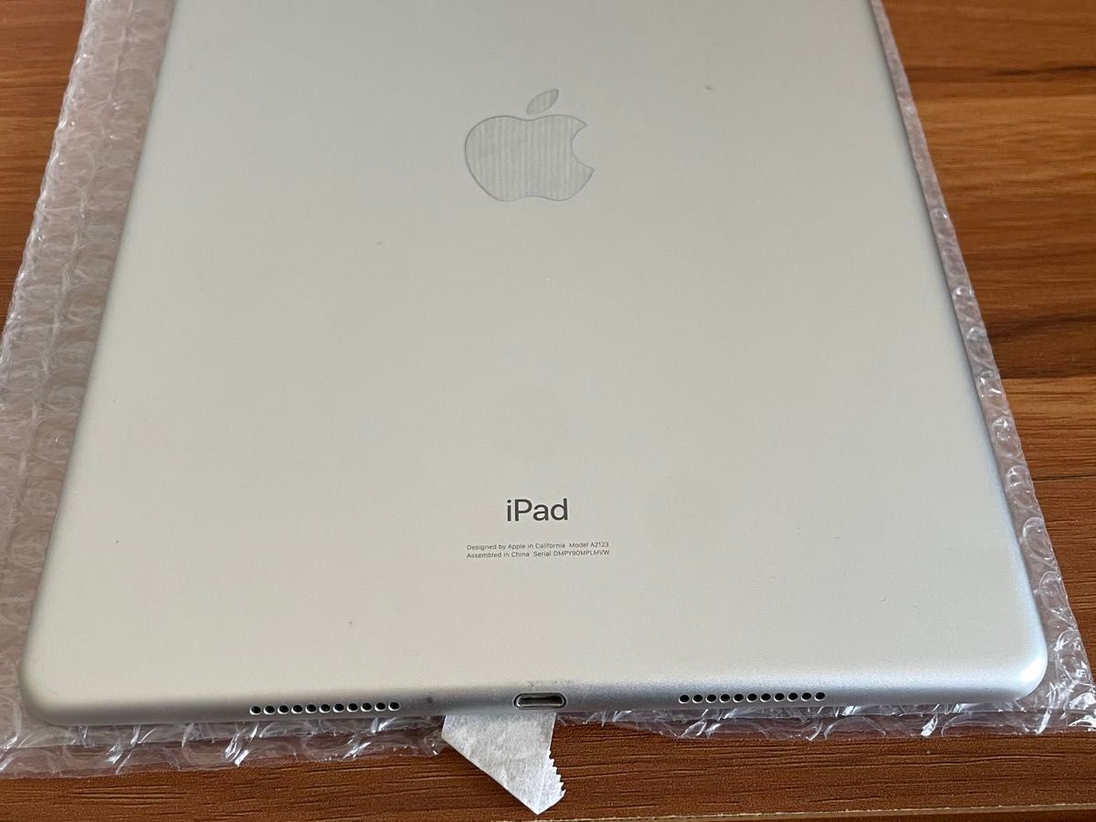 iPad Air 第3世代 Wi-Fi + Cellular SIMフリー 256GBシルバー iPad Air 第3世代 Wi-Fi + Cellular SIMフリー 256GBシルバー