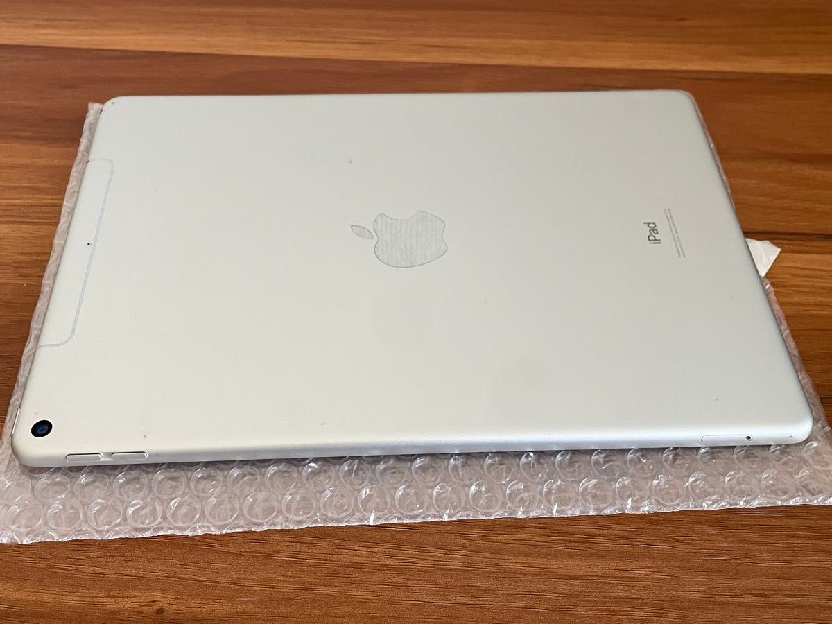iPad Air 第3世代 Wi-Fi + Cellular SIMフリー 256GBシルバー iPad Air 第3世代 Wi-Fi + Cellular SIMフリー 256GBシルバー