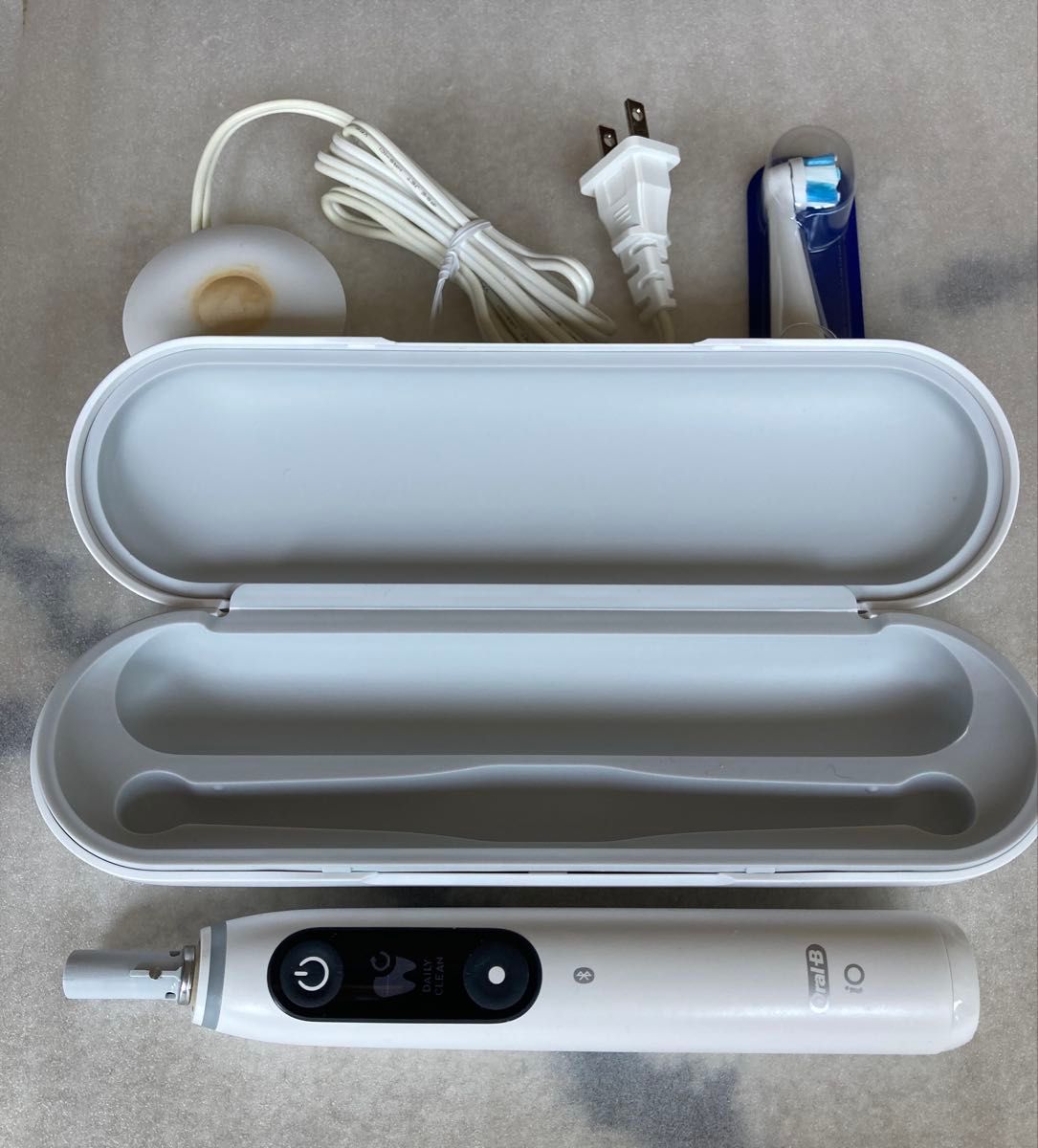 Oral-B io 7 電動歯ブラシ ホワイト アラバスター ブラウン Oral-B io 7 電動歯ブラシ ホワイト アラバスター ブラウン