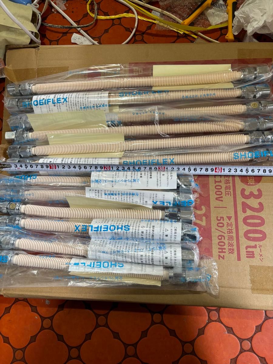 新品金属フレキ可とう菅12本 LPガス用 元栓小さいの2個 大きいの 新品金属フレキ可とう菅12本 LPガス用 元栓小さいの2個 大きいの