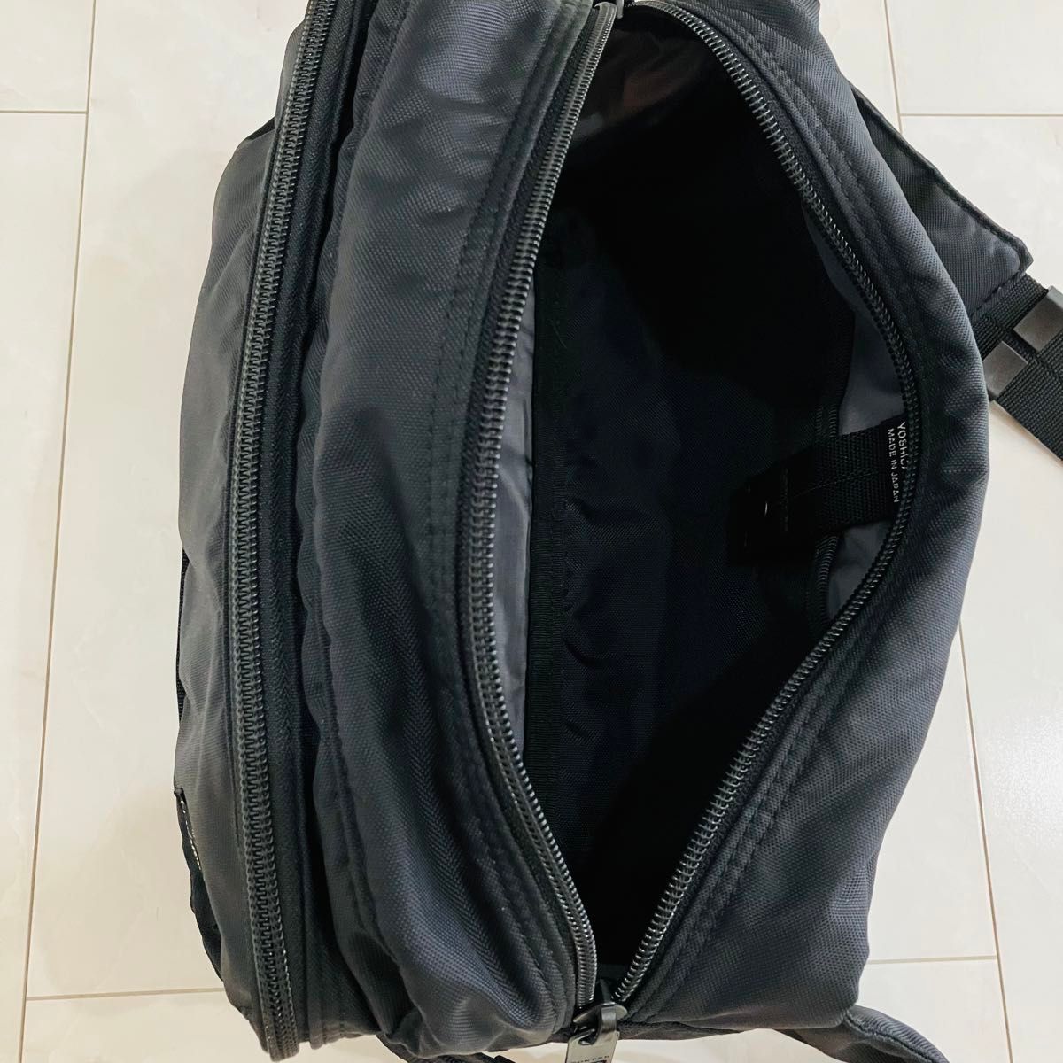 極美品 新品同様 PORTER ポーター フラッシュ ボディバッグ 極美品 新品同様 PORTER ポーター フラッシュ ボディバッグ