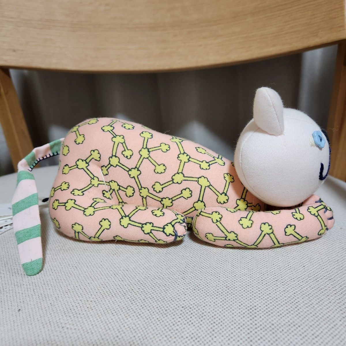 新品タグ付】mina perhonen ミナペルホネン ネコ ぬいぐるみ 猫 新品タグ付】mina perhonen ミナペルホネン ネコ ぬいぐるみ 猫