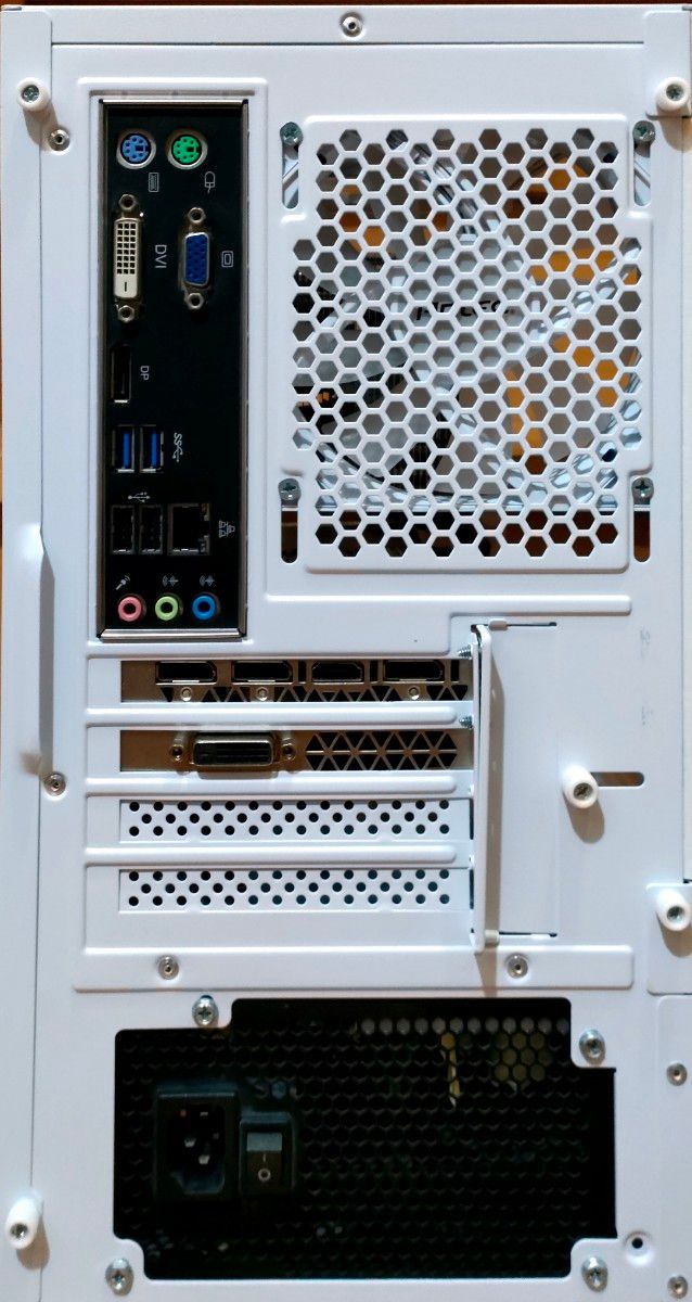 ゲーミング PC ライトゲーミングPC i7 7700 GTX1070 Windows11 ゲーミング PC ライトゲーミングPC i7 7700 GTX1070 Windows11