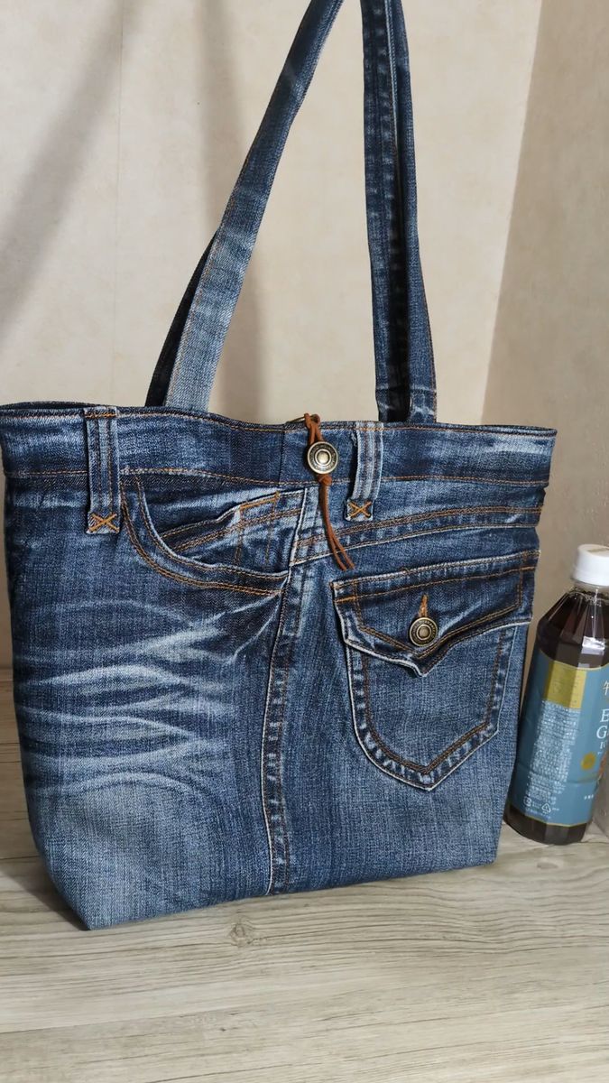 USEDデニムの大きめバッグ((ハンドメイド))★デニムリメイク★肩がけバッグ デニムトート A4サイズ