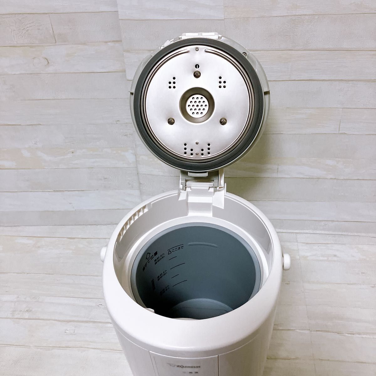 象印 ZOJIRUSHI スチーム式加湿器 EE-RR50-WA ホワイト 2022年製 象印 ZOJIRUSHI スチーム式加湿器 EE-RR50-WA ホワイト 2022年製