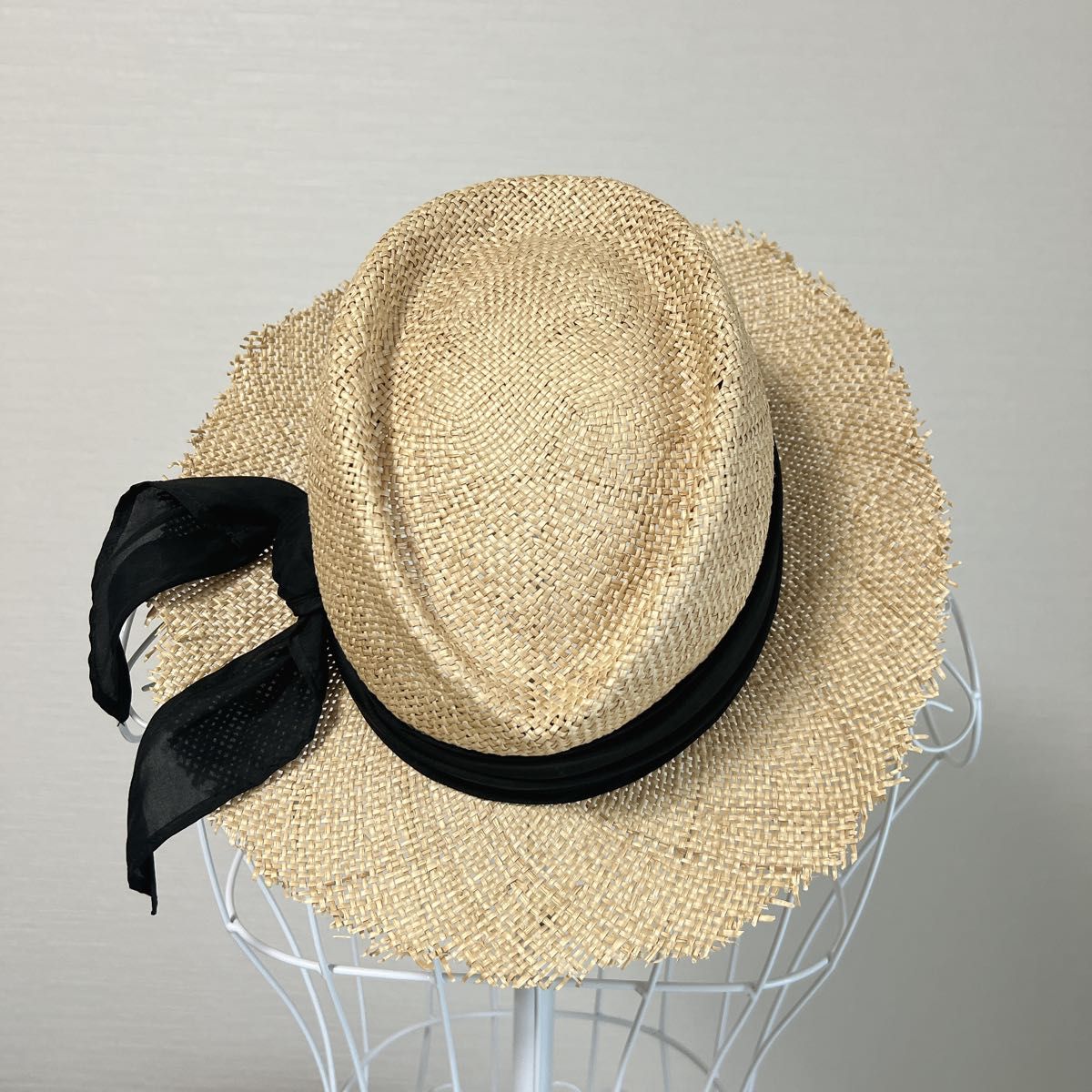 美品】Sugri スグリ ストローハット 麦わら帽子 日本製 58cm 美品】Sugri スグリ ストローハット 麦わら帽子 日本製 58cm