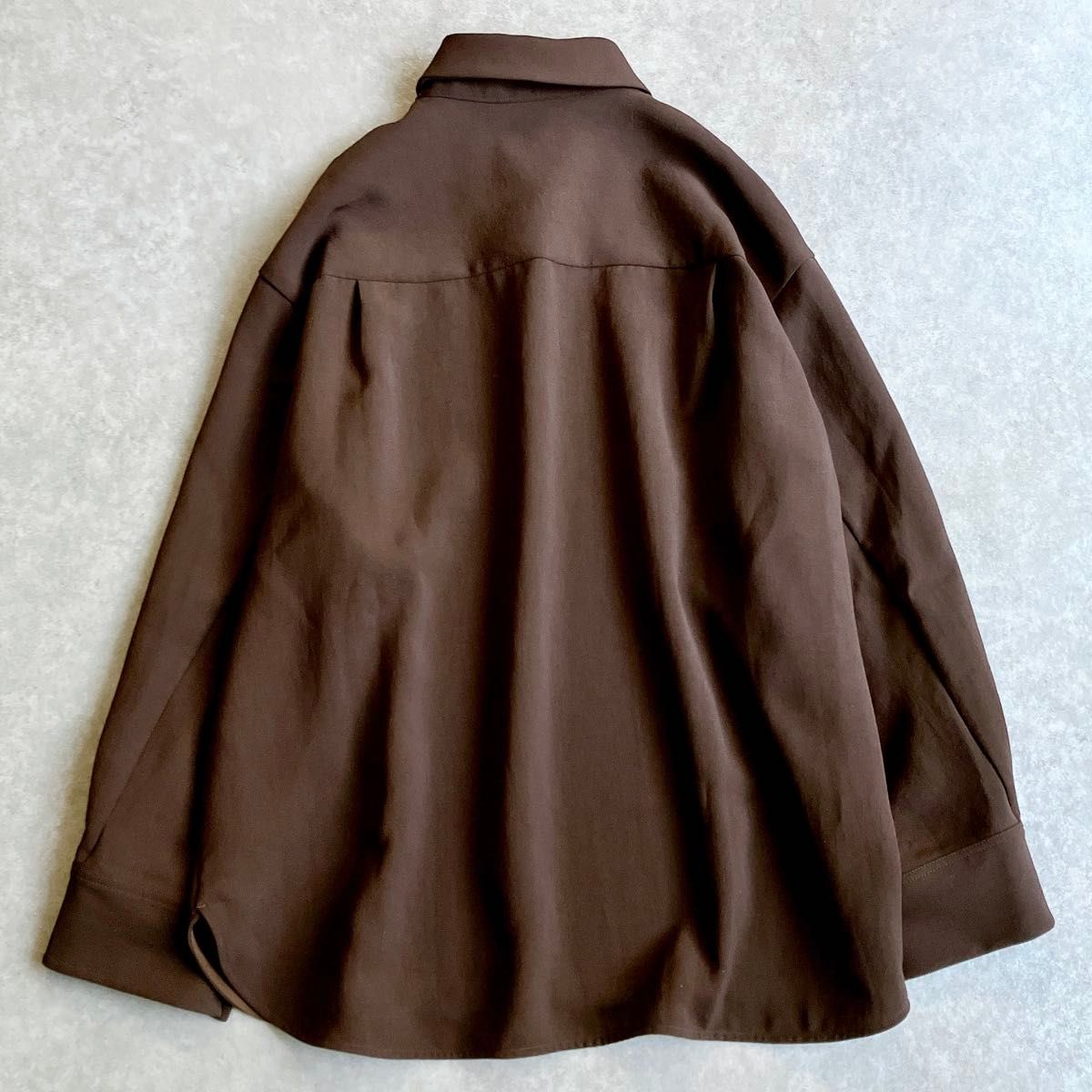 ドゥーズィ取扱チノ CINOH スリットスリーブシャツ SLIT SLEEVE ドゥーズィ取扱チノ CINOH スリットスリーブシャツ SLIT SLEEVE