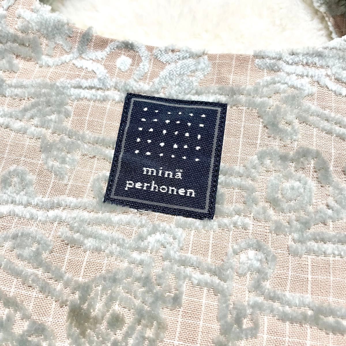 未使用級 極美品 mina perhonen ミナペルホネン エッグバッグ 未使用級 極美品 mina perhonen ミナペルホネン エッグバッグ