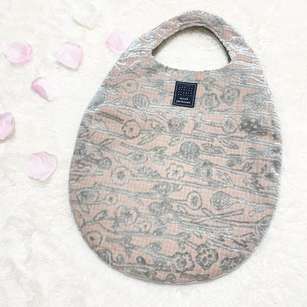未使用級 極美品 mina perhonen ミナペルホネン エッグバッグ 未使用級 極美品 mina perhonen ミナペルホネン エッグバッグ