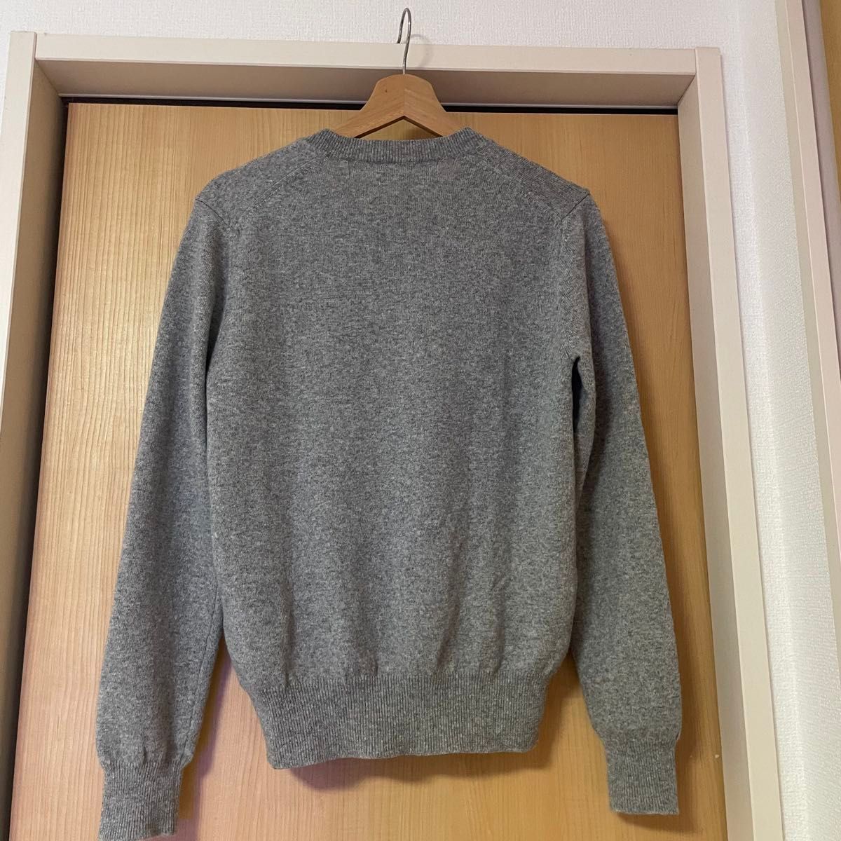 ほぼ未使用 PLAY COMME DES GARCONS グレー XS カーディガン ほぼ未使用 PLAY COMME DES GARCONS グレー XS カーディガン