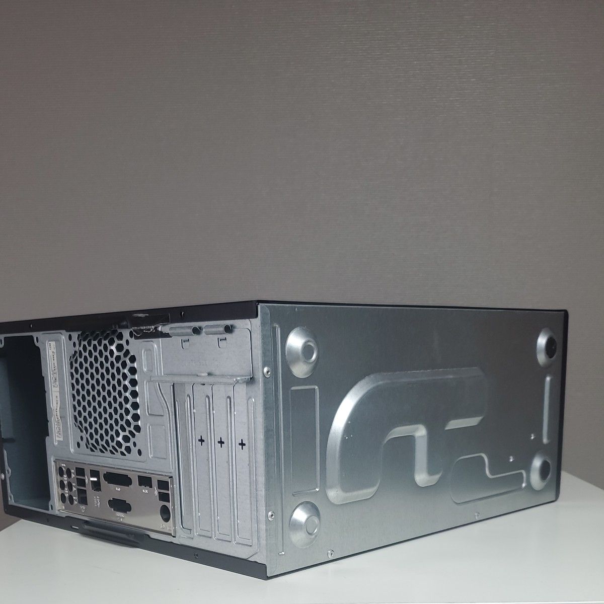 ASUS 自作PCケース M-ATX用 ミニタワー 動作品|Yahoo!フリマ ASUS 自作PCケース M-ATX用 ミニタワー 動作品|Yahoo!フリマ