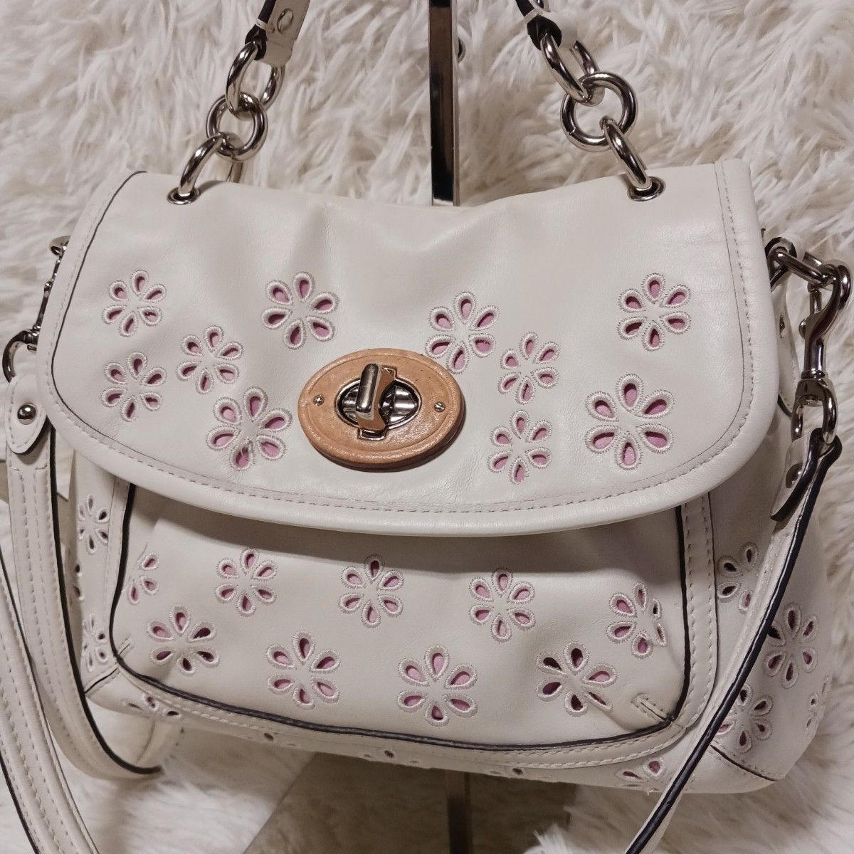 COACH コーチ パンチング 花柄 2way ショルダーバッグ 22437 COACH コーチ パンチング 花柄 2way ショルダーバッグ 22437