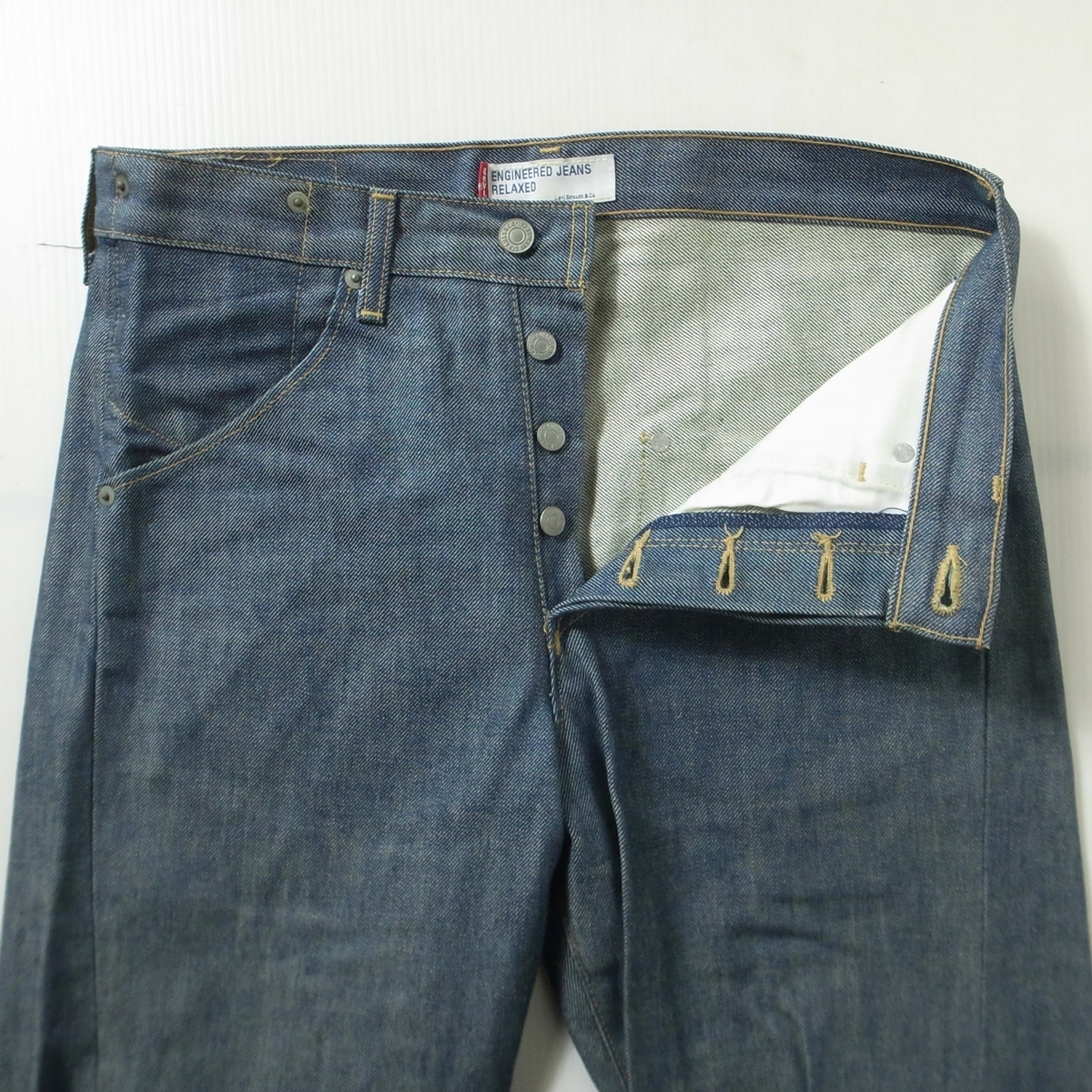 リーバイス エンジニアード ジーンズ 立体裁断 W30 / LEVI'S リーバイス エンジニアード ジーンズ 立体裁断 W30 / LEVI'S