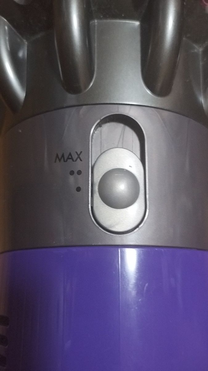 ダイソンdyson SV12 コードレスクリーナー 掃除機、ジャンク扱い