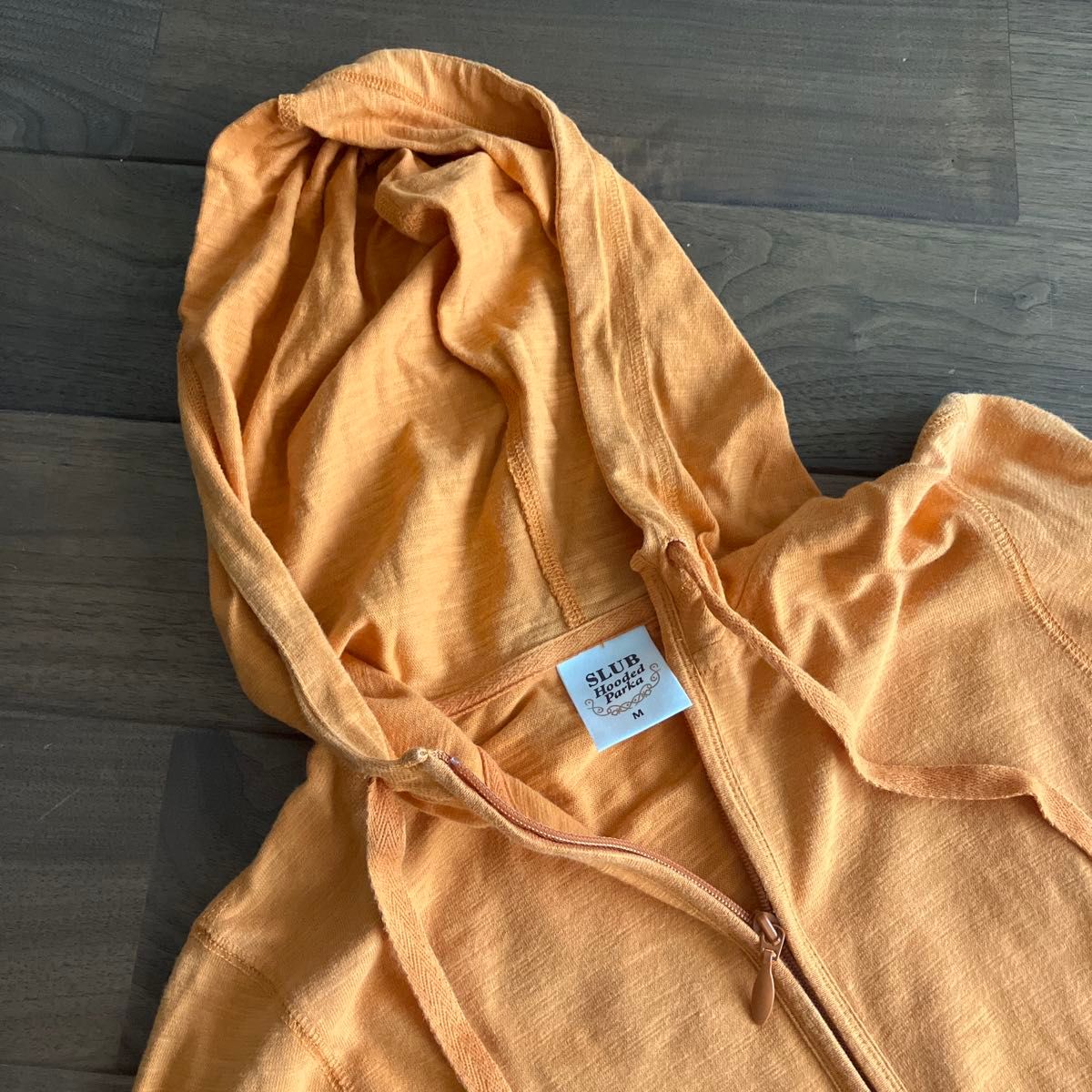 UNIQLO オレンジ パーカー フード ファスナー Mサイズ 中古 綿 UNIQLO オレンジ パーカー フード ファスナー Mサイズ 中古 綿