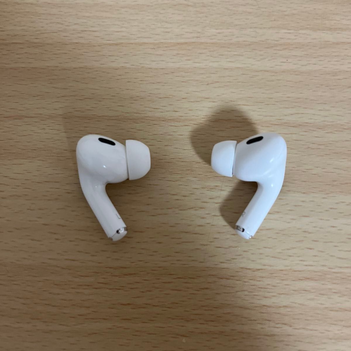 ② Apple AirPods Pro 第2世代 MQD83J/A ワイヤレスイヤホン ② Apple AirPods Pro 第2世代 MQD83J/A ワイヤレスイヤホン