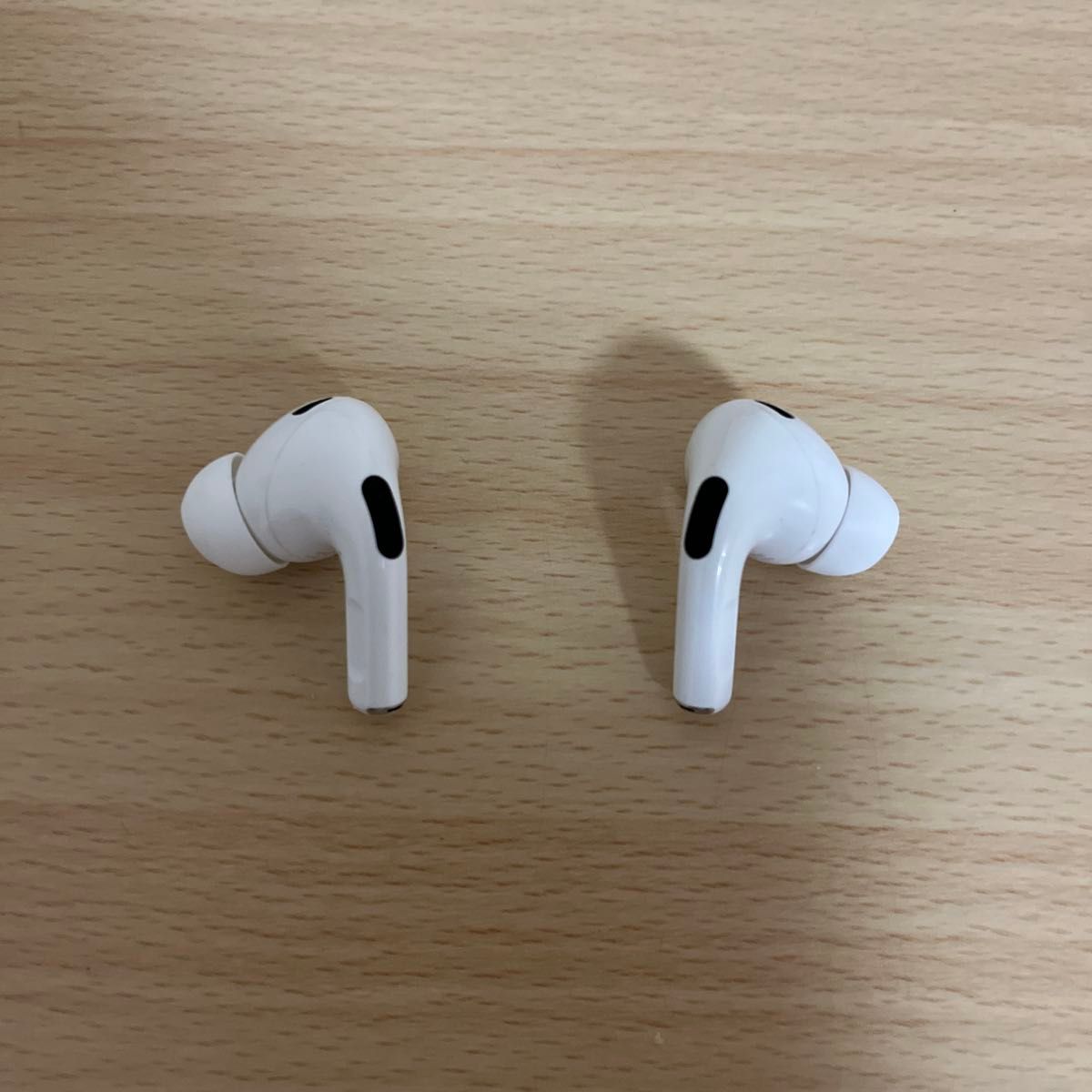 ② Apple AirPods Pro 第2世代 MQD83J/A ワイヤレスイヤホン ② Apple AirPods Pro 第2世代 MQD83J/A ワイヤレスイヤホン