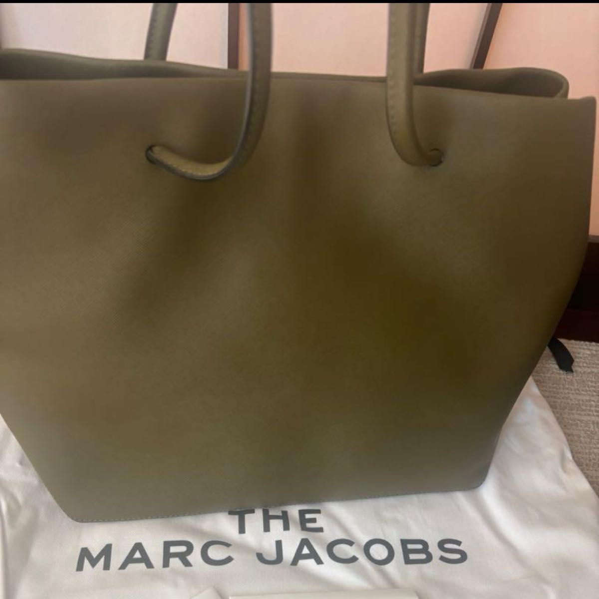 MARC JACOBS オリーブグリーン トートバッグ マークジェイコブス MARC JACOBS オリーブグリーン トートバッグ マークジェイコブス