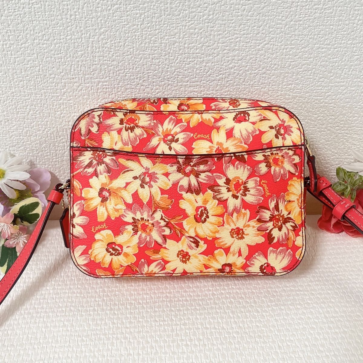 美品 COACH コーチ ショルダーバッグ カメラバッグ 花柄 美品 COACH コーチ ショルダーバッグ カメラバッグ 花柄