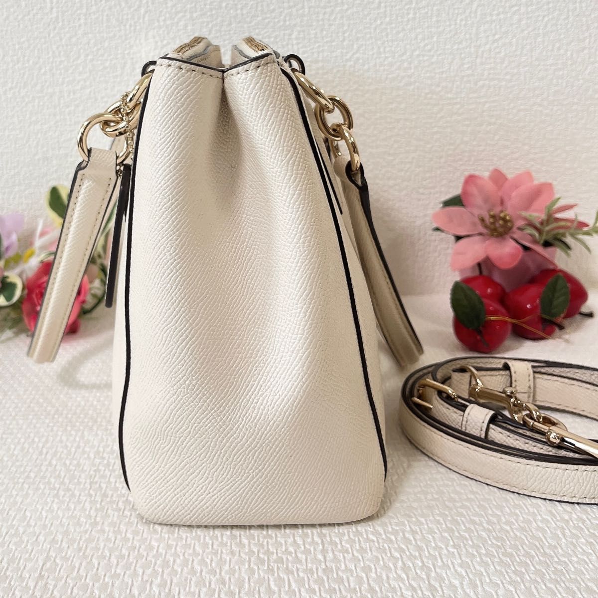 期間限定価格 美品 COACH コーチ ショルダーバッグ 2WAY 期間限定価格 美品 COACH コーチ ショルダーバッグ 2WAY